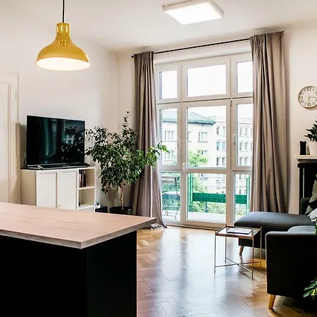 Yellow Pillow Lux Apartman *